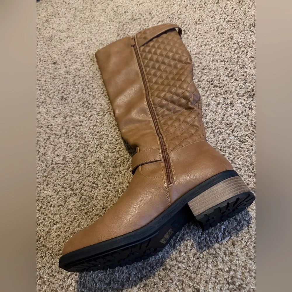 Dream Pairs Women’s Tan Low Heel Quilted Knee-High Riding Boots US 11 NWOB